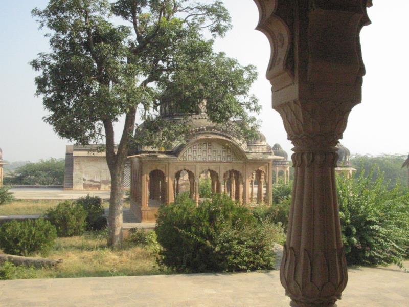 ashram, templi, luoghi sacri, luoghi antichi dell'India, parikrama